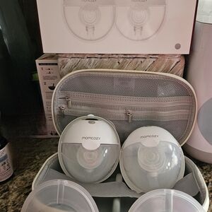 Momcozy Wearable Breast Pump Set